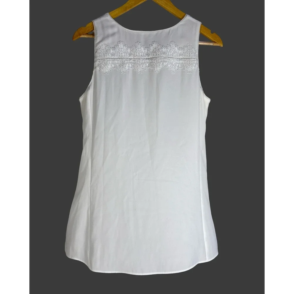 White House Black Market White Lace Sleeveless Blouse Top Medium Boho Chic - Picture 2 of 9